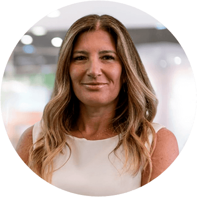 Foto da autora Tiene Colins