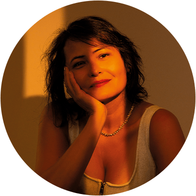 Foto da autora Viviane Oshima