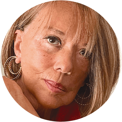 Foto da autora Ana Maria Cavalcanti