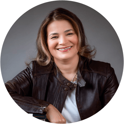 Foto da autora Karina Caetano