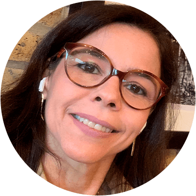 Foto da autora Flavia Amaral