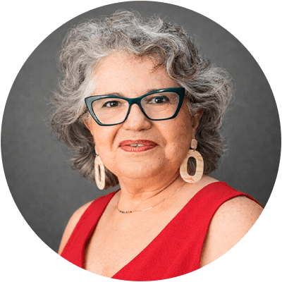 Foto da autora Lúcia Fialho Cronemberger