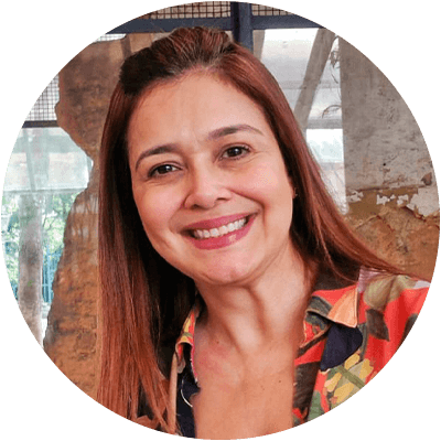 Foto da ilustradora Valéria Alonso